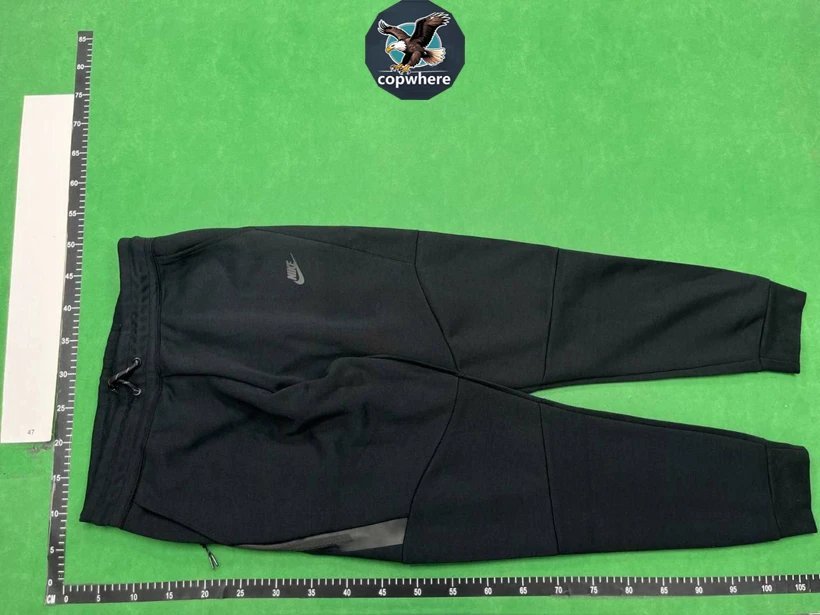 Nike Tech Fleece colorblock zip-up hoodie light blue white and beige — product photo 3