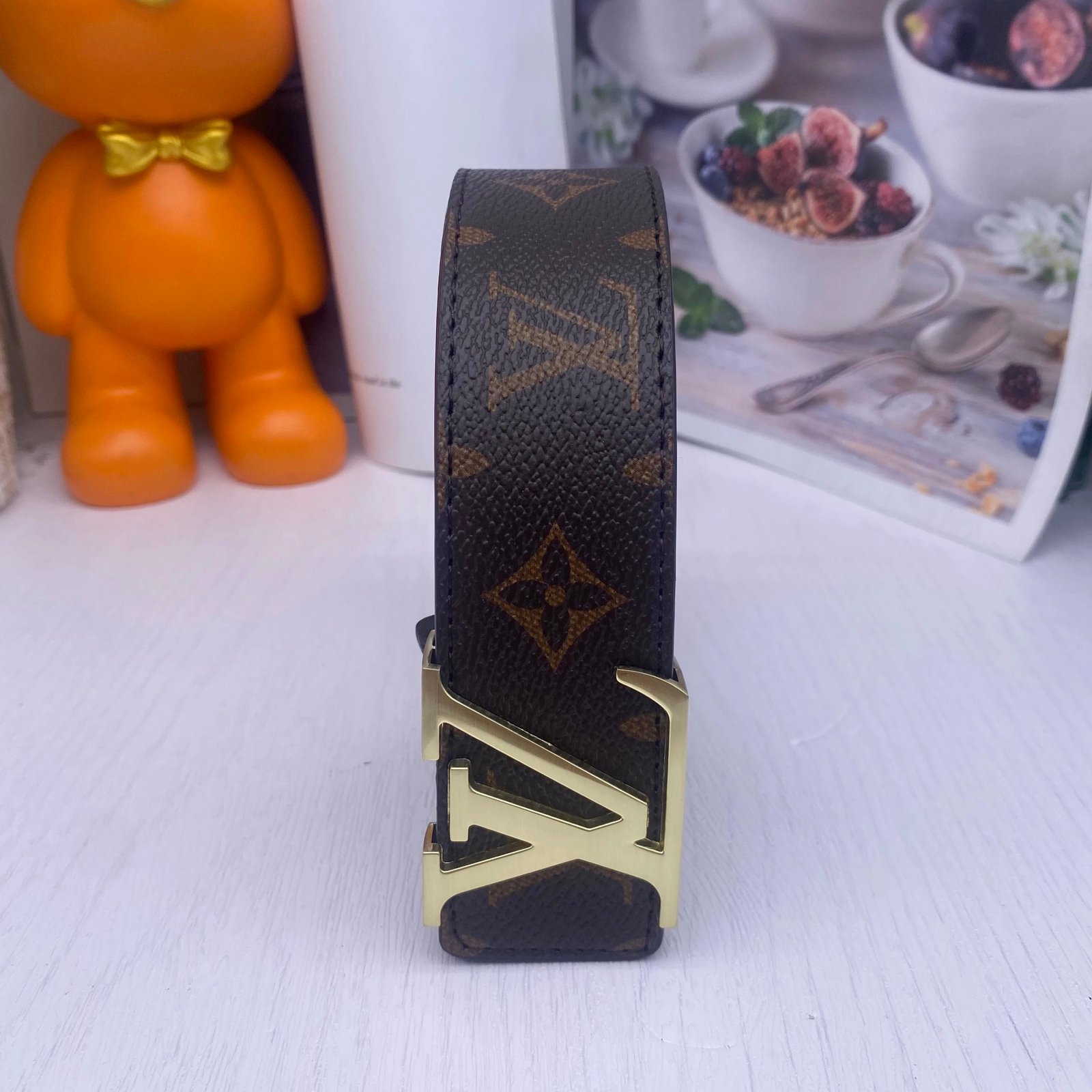 Louis Vuitton LV Initiales Classic Monogram Leather Belt Brown — product photo 1