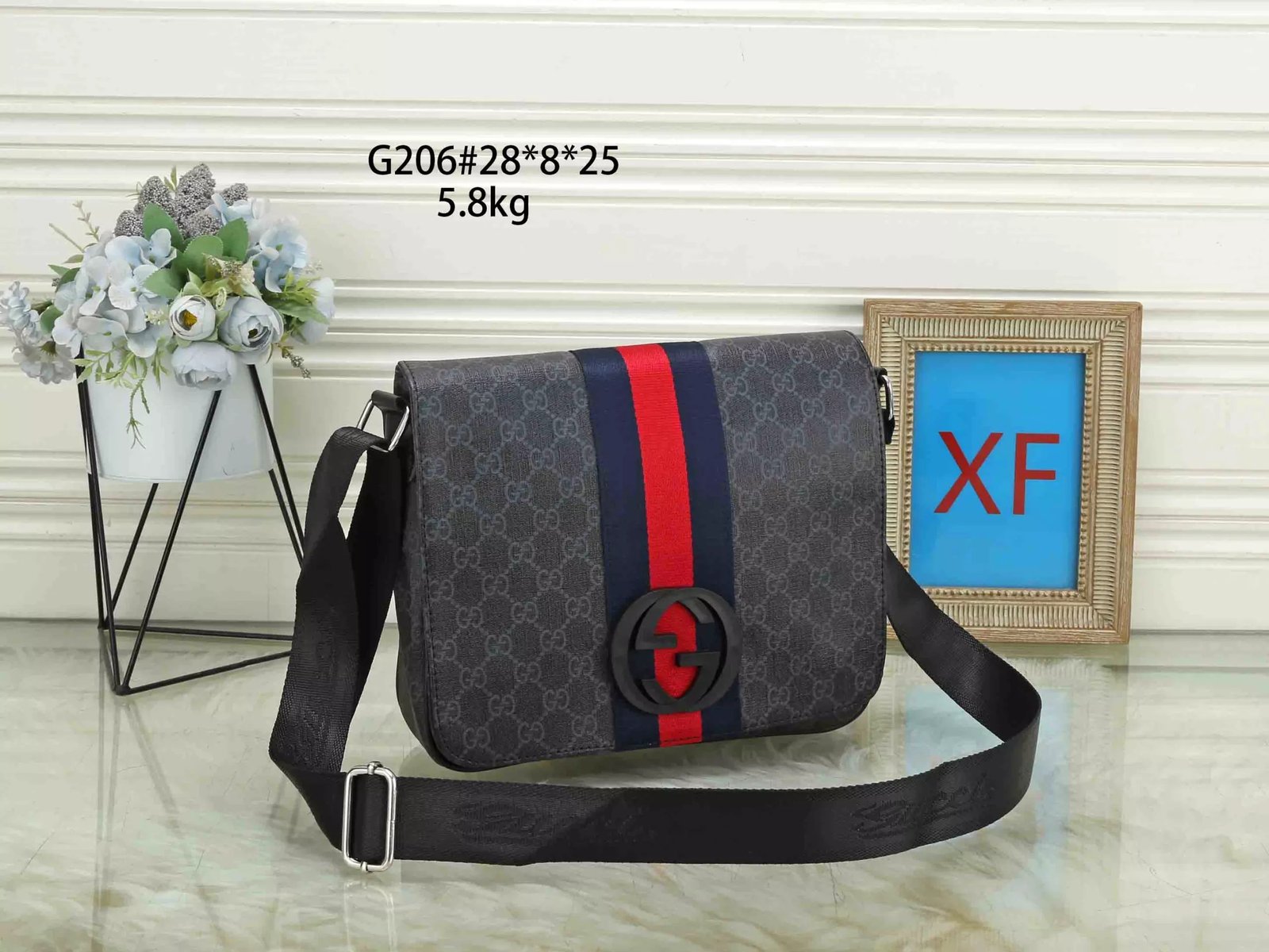 Gucci Interlocking G Messenger Bag Classic Canvas Crossbody Bag Multicolor — product photo 2