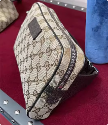Gucci GG Supreme Messenger Bag Canvas Crossbody Bag Beige and Brown — product photo 2